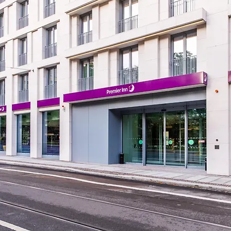 Premier Inn Leipzig City Oper-3